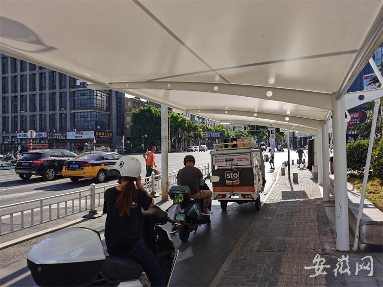 池州城区15个路口53个遮阳棚已建成近半 将在8月中旬全部建成(图3)