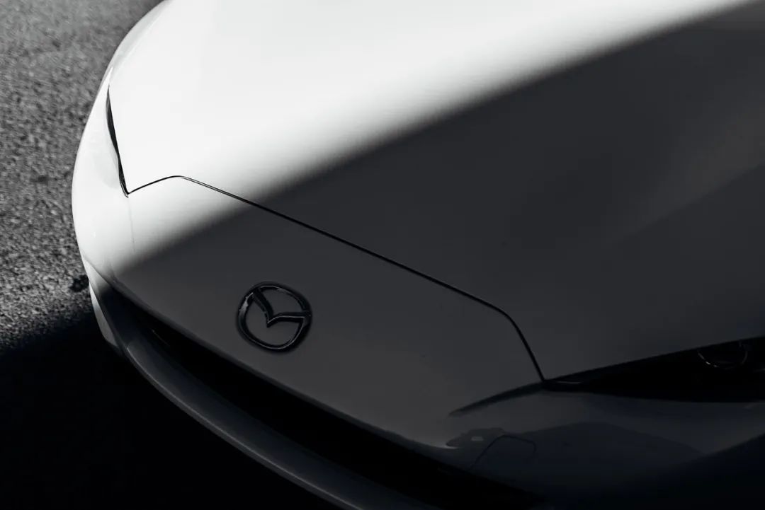 驾驶员的同理心阿斯顿·马丁RoadsterVS马自达Mkaiyun中国官方网站X-5(图2)