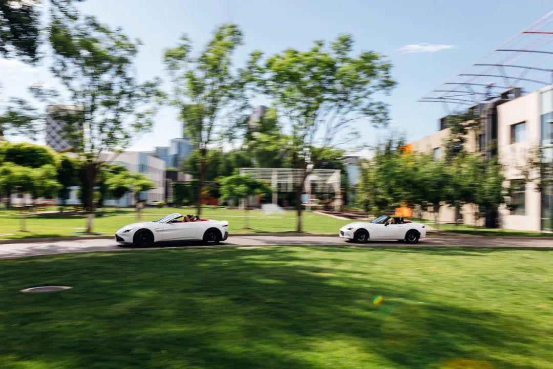 驾驶员的同理心阿斯顿·马丁RoadsterVS马自达Mkaiyun中国官方网站X-5(图9)