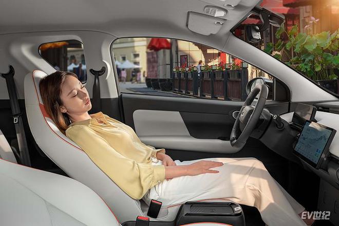 kaiyun中国官方网站末伏出行迎“秋老虎”奇瑞小蚂蚁QQ冰淇淋安心出行没!事!哒!(图4) kaiyun中国官方网站末伏出行迎“秋老虎”奇瑞小蚂蚁QQ冰淇淋安心出行没!事!哒!(图4)