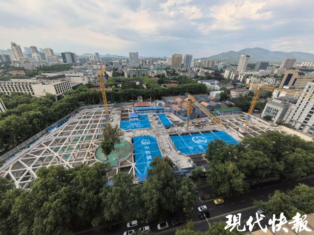 kaiyun南京试点首个“天幕工地”给工地加装“蓝色遮阳伞”(图2) kaiyun南京试点首个“天幕工地”给工地加装“蓝色遮阳伞”(图2)