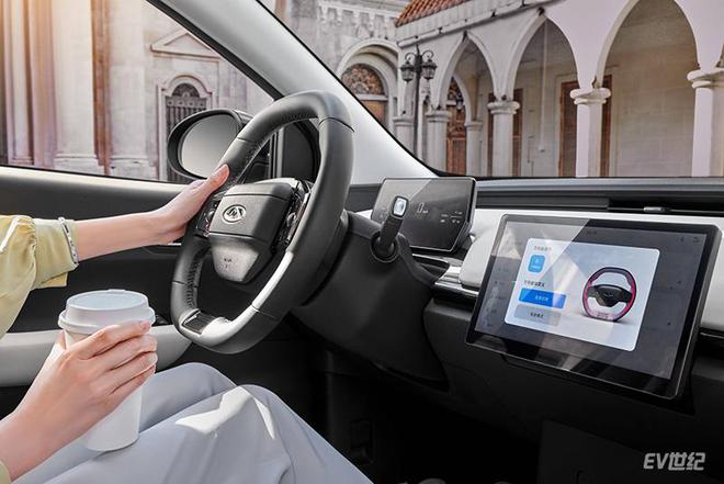 人间处暑秋kaiyun中国官方网站奇瑞小蚂蚁QQ冰淇淋舒适配置自在惬意好出行(图2)