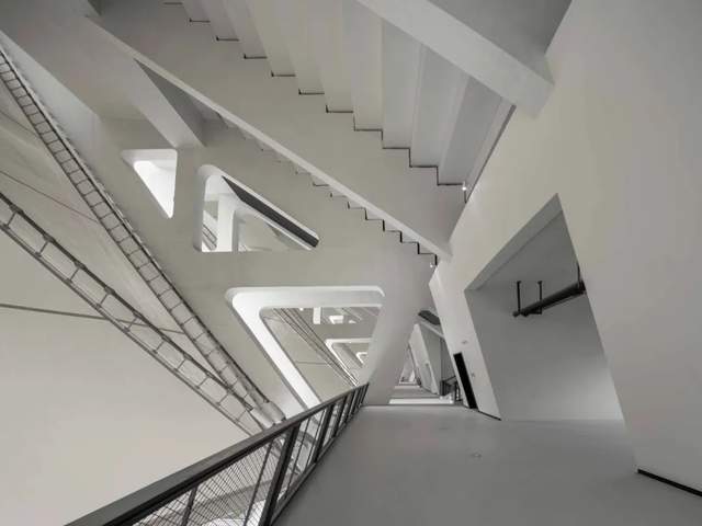 开云新地标亮相!苏州首座专业足球场——昆山奥体中心(图6) 开云新地标亮相!苏州首座专业足球场——昆山奥体中心(图6)