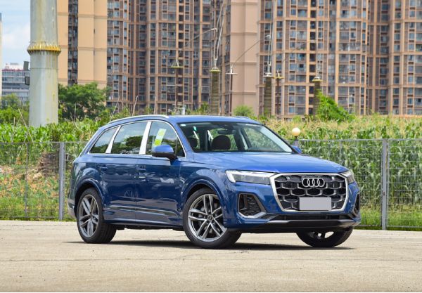 驾驭未来奥迪Q7展现家庭出游的科技魅力(图2)