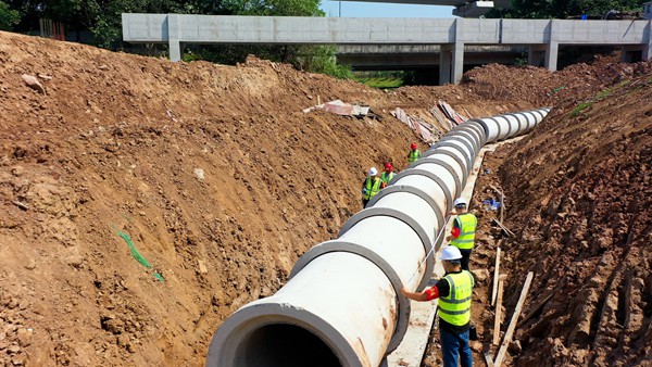 多举措防暑降温 确保污水处理项目安全施工(图2)