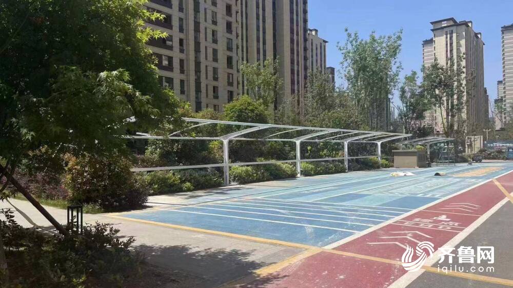 枣庄高新区兴城街道累计新改建车棚5200余平方米 有效改善老