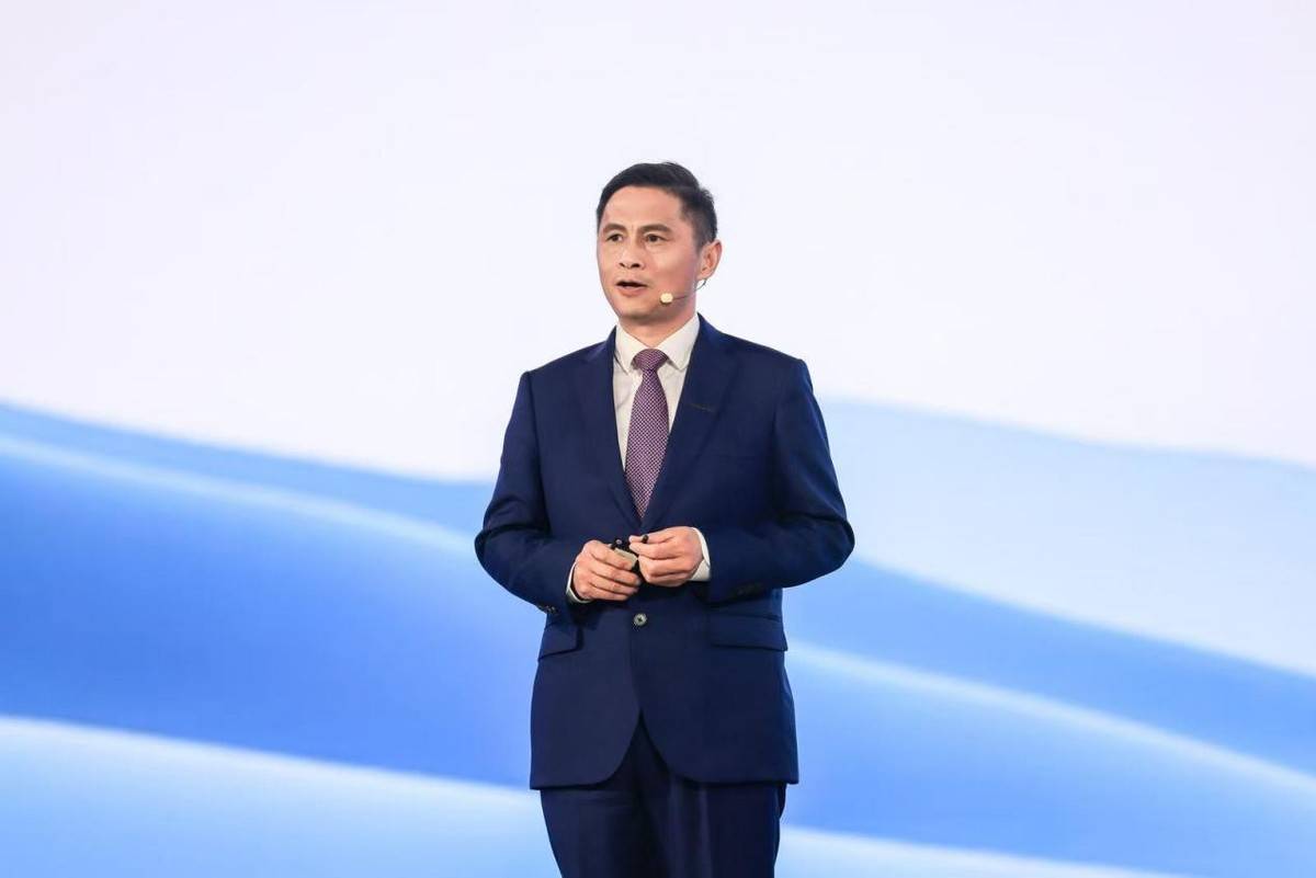 1728万起2025款星纪元正式上市安心省心又舒心(图2) 1728万起2025款星纪元正式上市安心省心又舒心(图2)