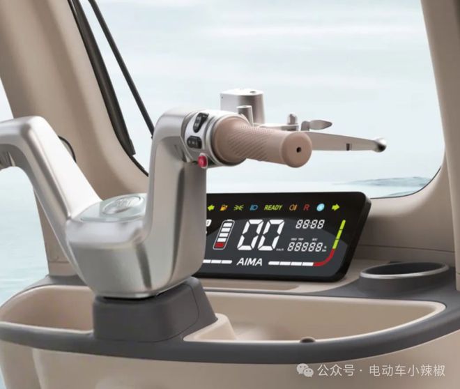 爱玛推出2款电动三轮车自带雨蓬颜值高大空间接送小孩很方便(图6)