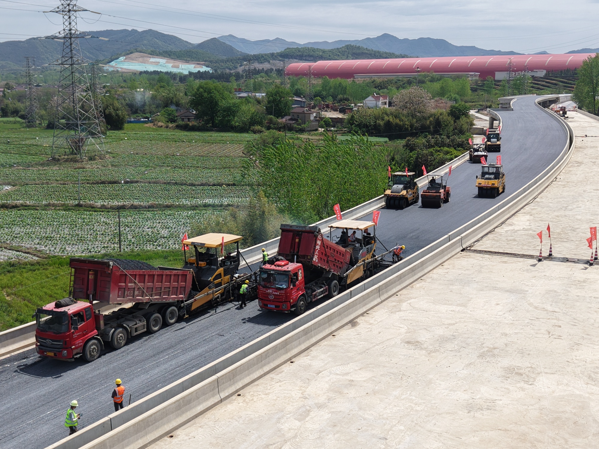 安徽建工路桥公路一公司：施“凉策” 开“凉方”蹄疾步稳生产忙