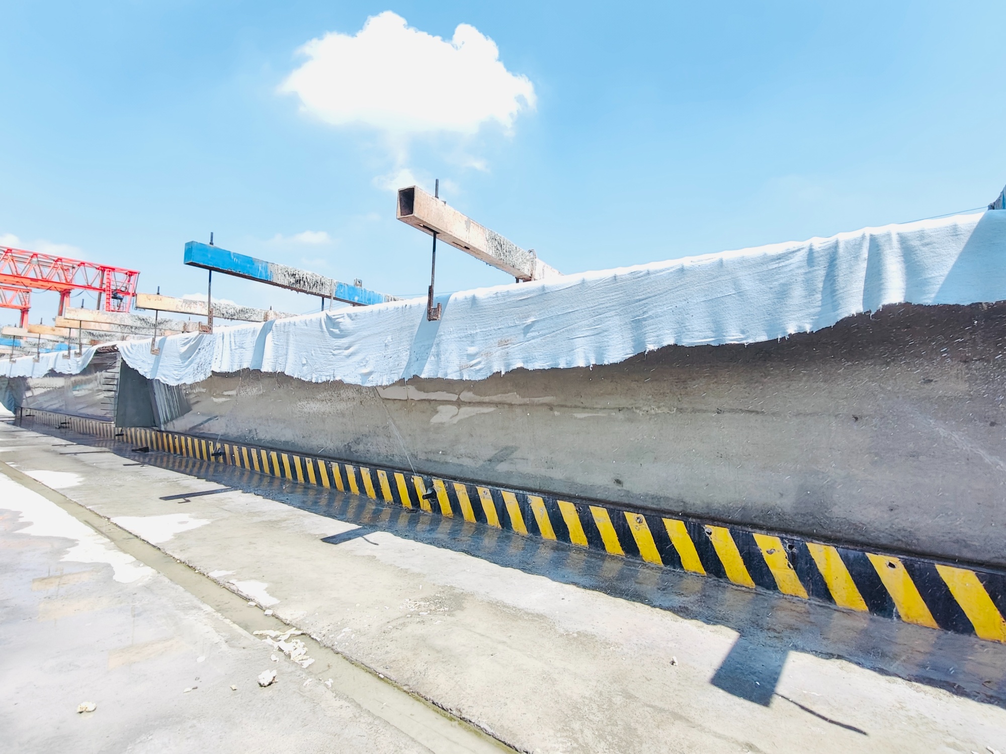 安徽建工路桥公路一公司：施“凉策” 开“凉方”蹄疾步稳生产忙(图2)