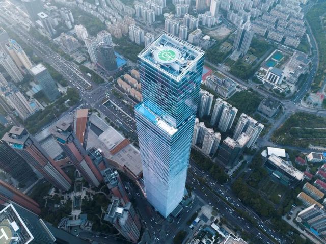 造价29亿!403米!广西第一高楼形如“水晶体”(图4) 造价29亿!403米!广西第一高楼形如“水晶体”(图4)