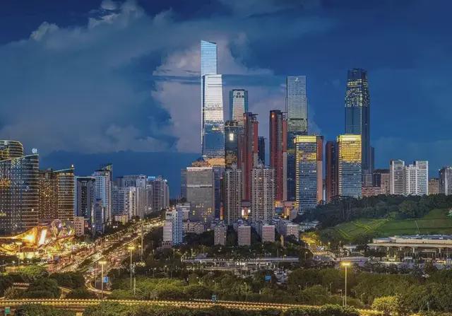 造价29亿!403米!广西第一高楼形如“水晶体”(图6) 造价29亿!403米!广西第一高楼形如“水晶体”(图6)