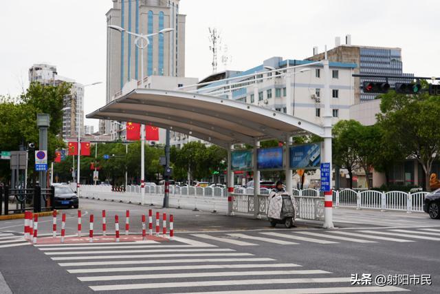 盐城市区123处遮阳雨棚改造焕新(图5)