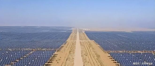 美国卫星发现中国花115亿在沙漠里铺满光伏板结果震惊了(图4)